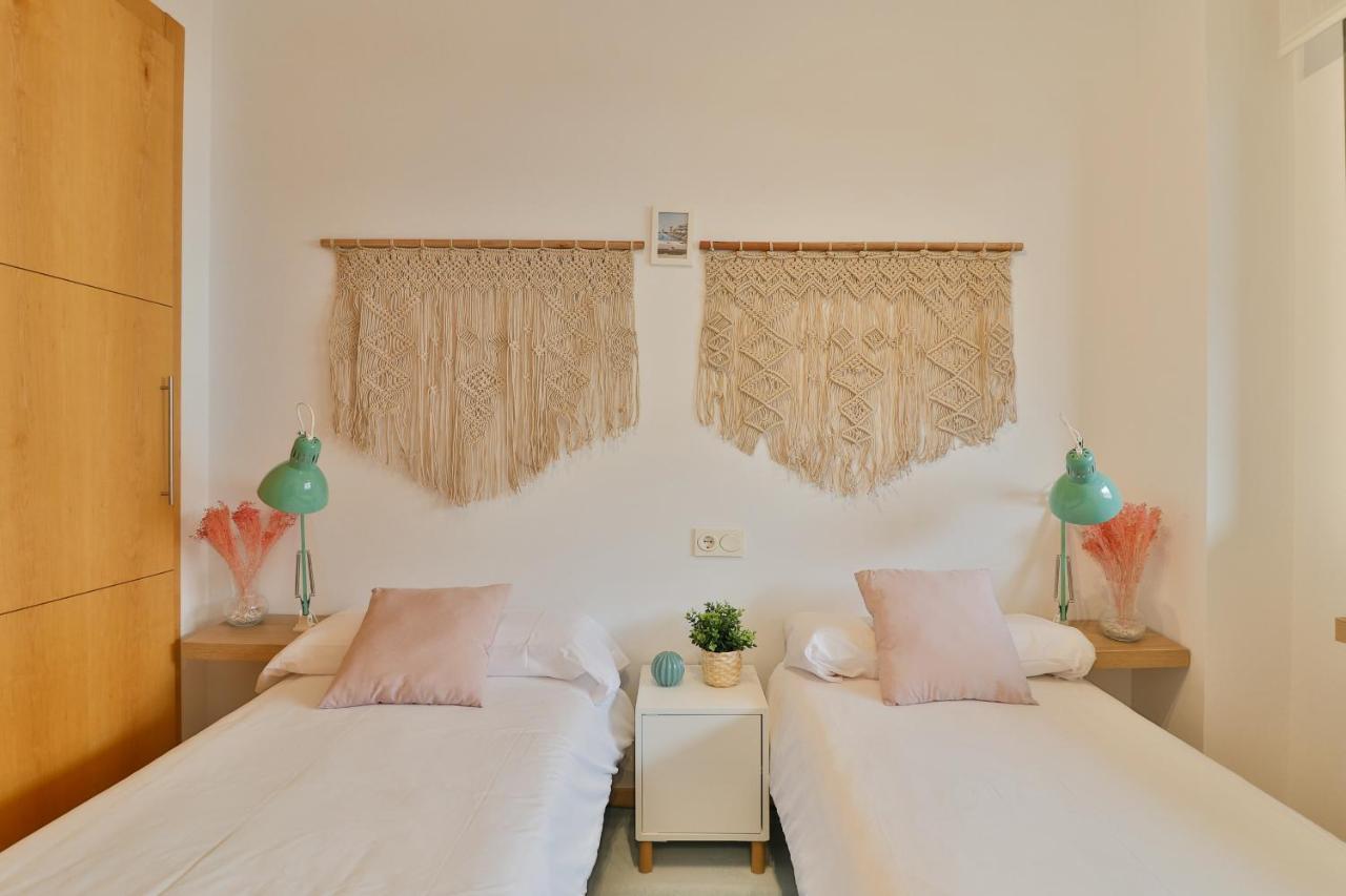 شقة C13 Seaside Malaga With Pool And Parking المظهر الخارجي الصورة