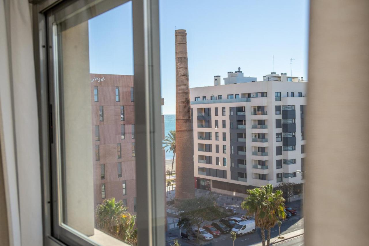 شقة C13 Seaside Malaga With Pool And Parking المظهر الخارجي الصورة